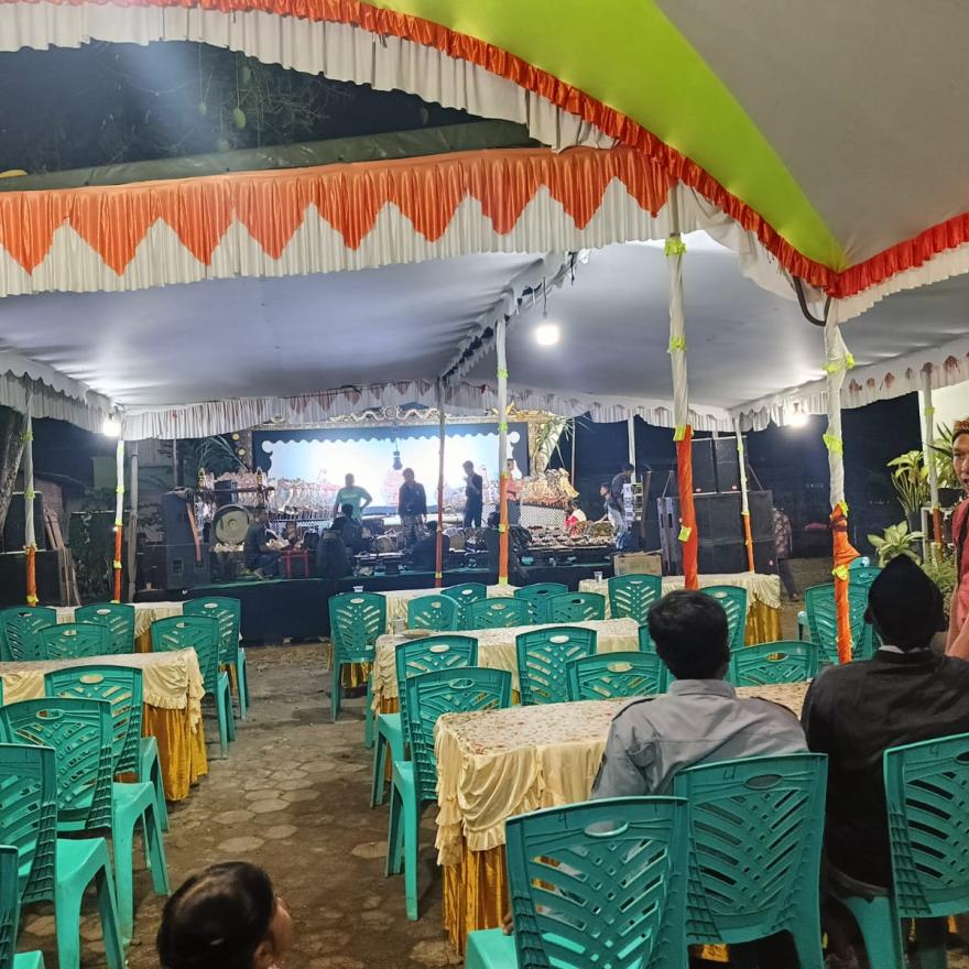 PAGELARAN WAYANG KULIT DALAM RANGKA SEDEKAH BUMI DENGAN LAKON WAHYU PURBO SEJATI
